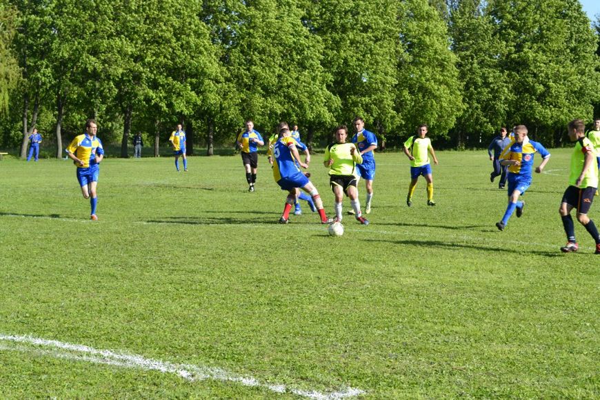 Іскра - Златокрай 16 травня 03